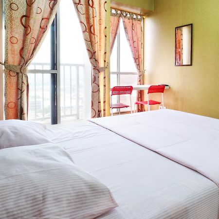 Snowy@Apartemen Tifolia Jakarta Buitenkant foto